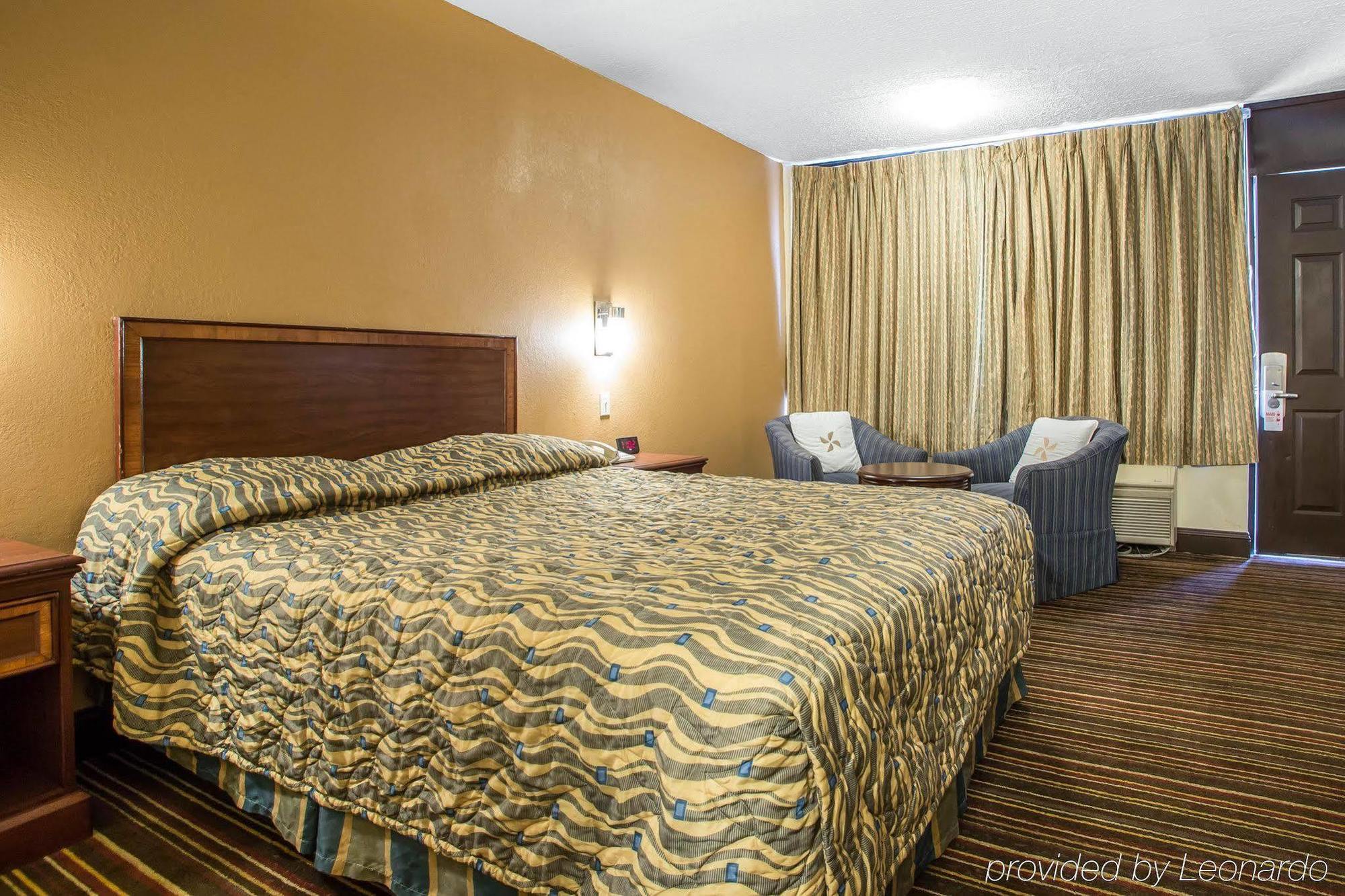 Rodeway Inn Hammonton Exterior photo